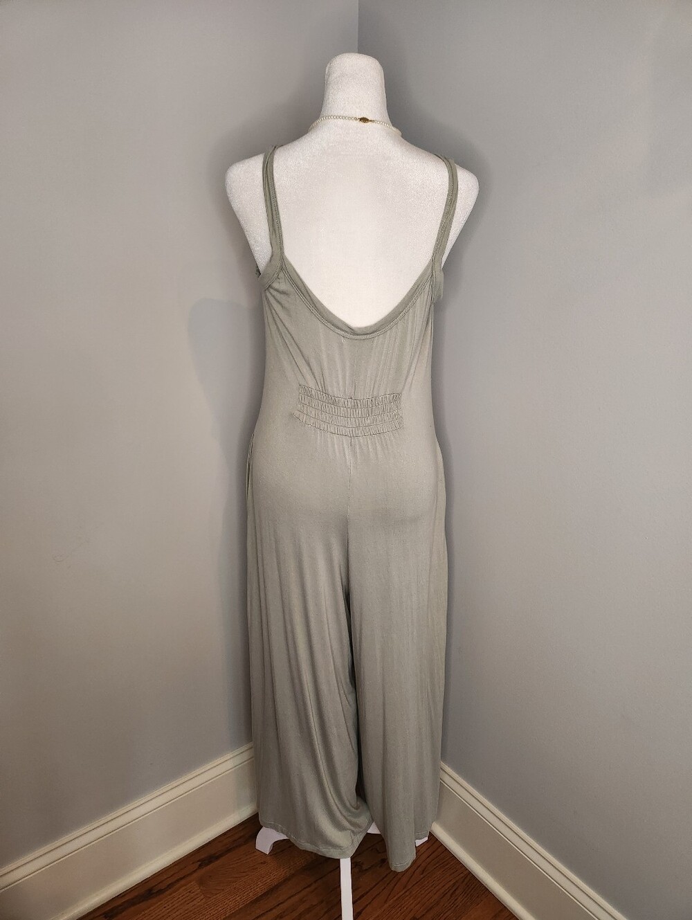 Z Supply Day Off Wide Leg Sleeveless Jumpsuit Smoked Sage S - Picture 6 of 11